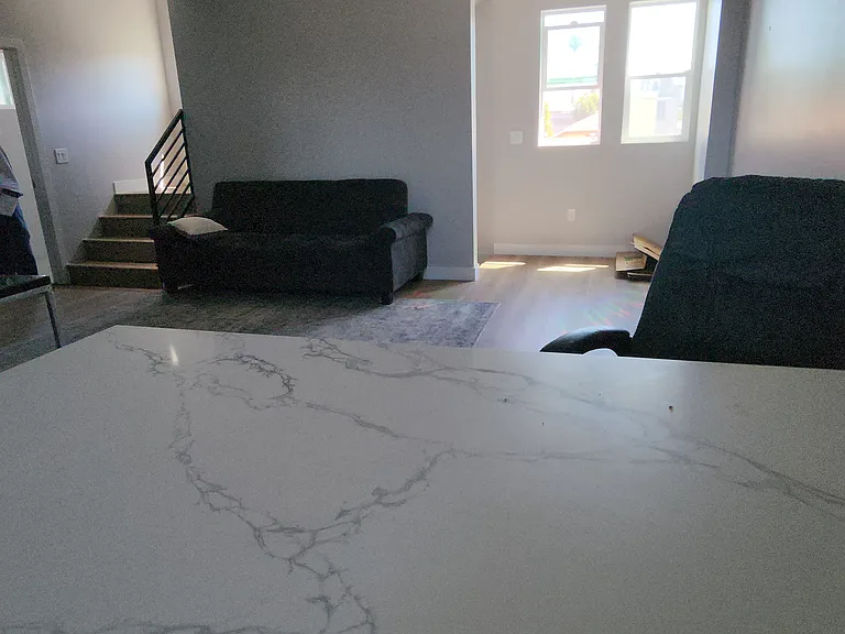 2401 S Redondo Blvd #B — Photo 9