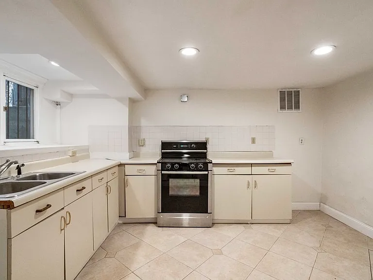 12 Summit Rd — Photo 32