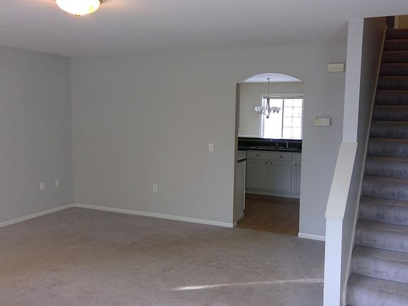 5th image of 622 E Market St Unit 102