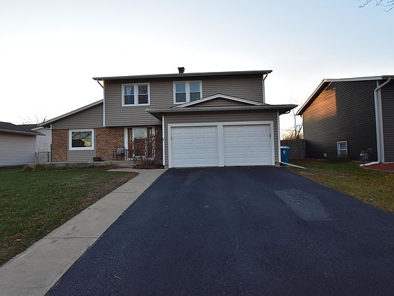 2nd image of 1260 Arrowwood Ct