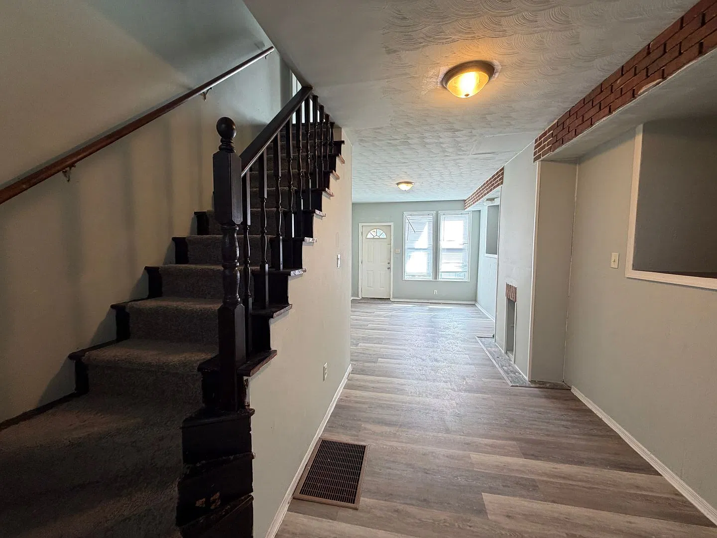 2 Bedroom in West York — Photo 3