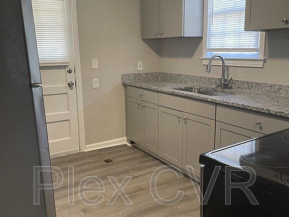 5th image of 2406 Heard St