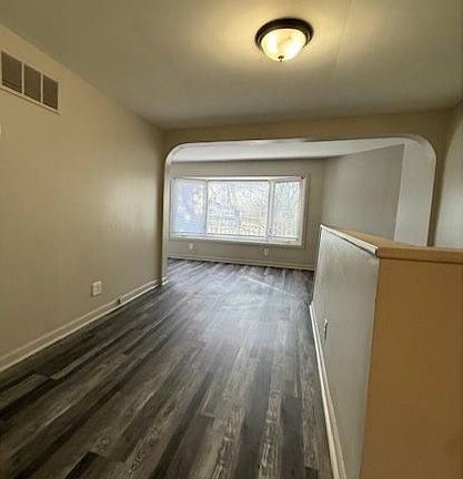 4th image of 2453 Johnson St