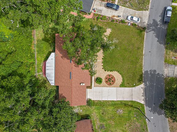 3rd image of 2246 Laurel Grove Ln