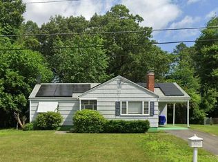 126 Valley Rd, Springfield, MA 01119