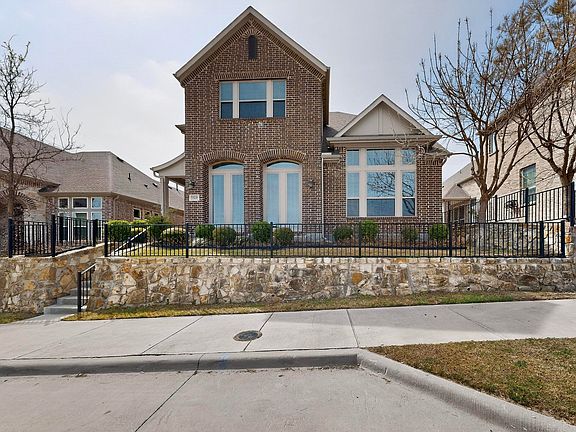 2nd image of 1015 Permian Ln