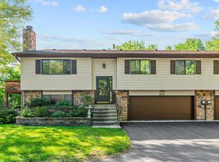 850 Martha Lake Ct, Shoreview, MN 55126