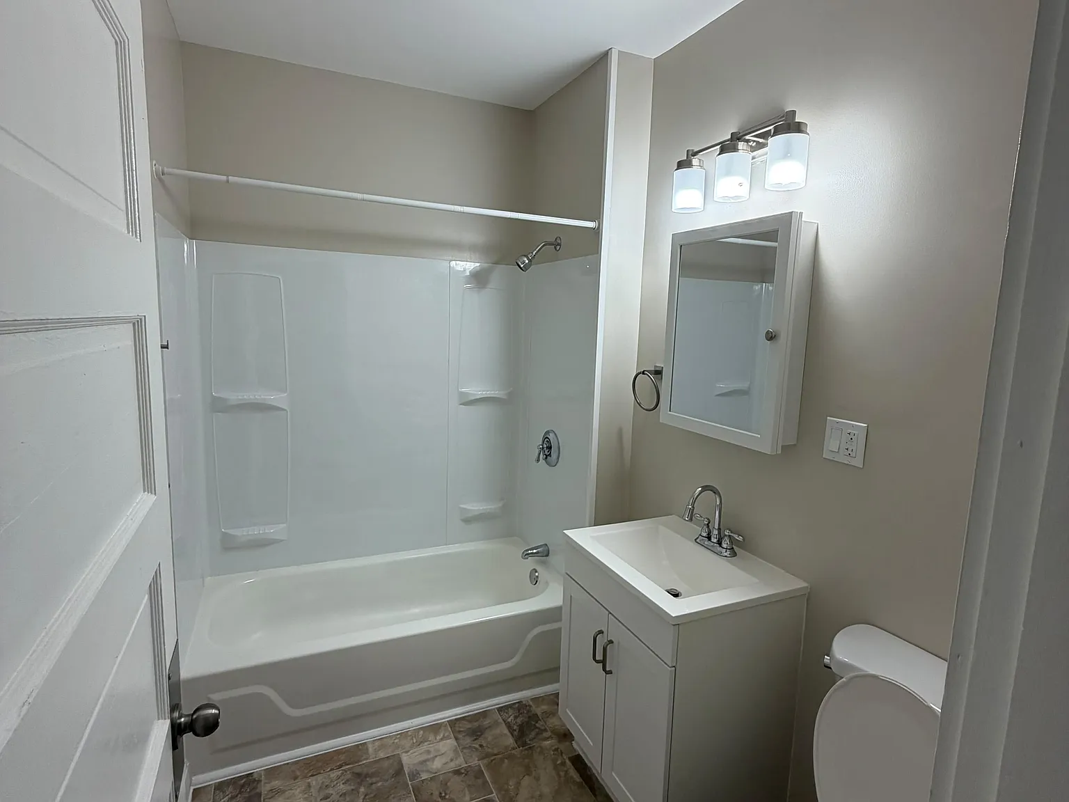 3 bed, 1294 sqft, $2,900 — Photo 1