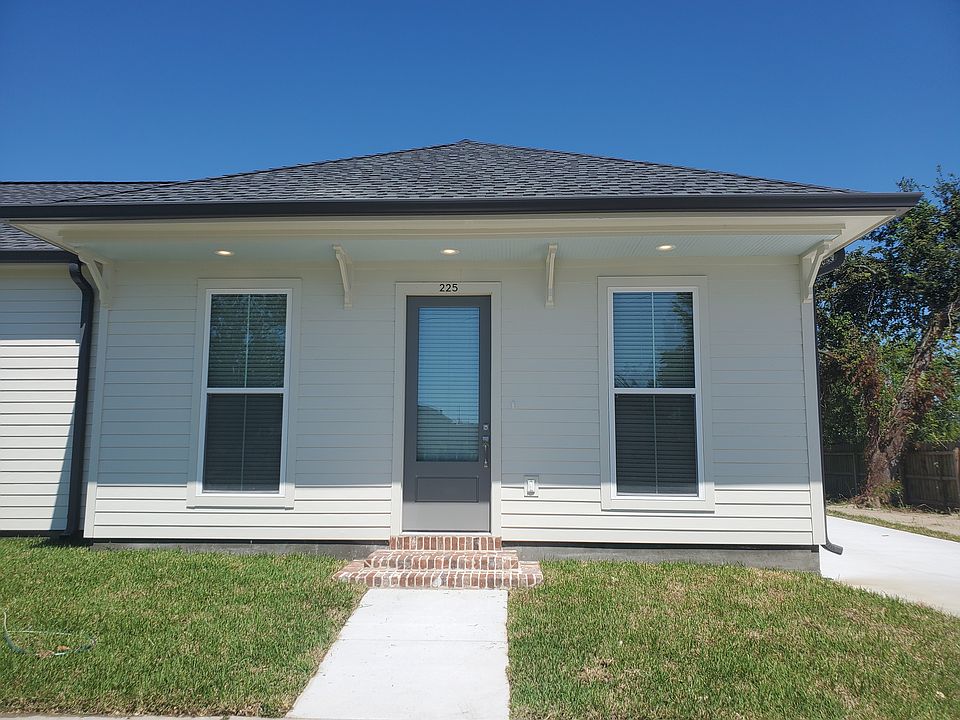 1st image of 225 W Celestine St