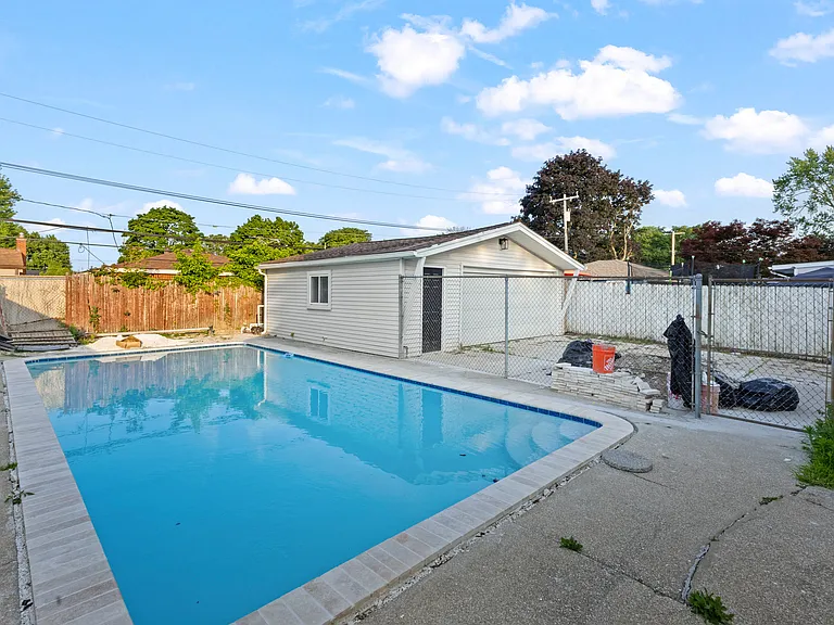 9651 Blaty St — Photo 24