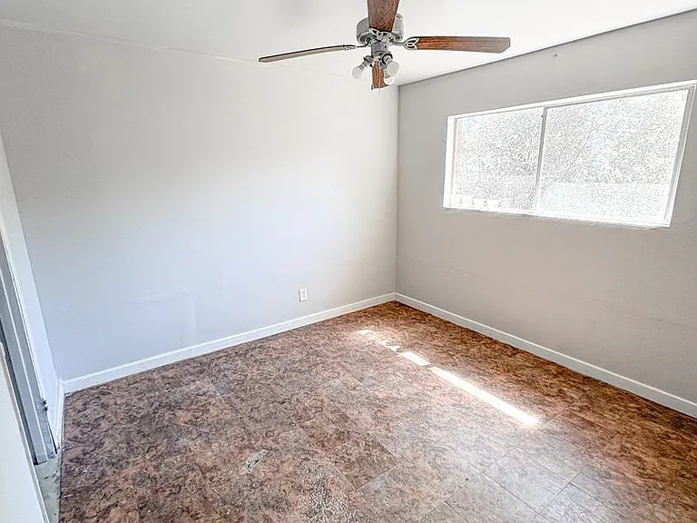 408 S 13th St — Photo 3