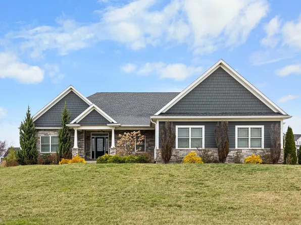 1062 N Admirals Pointe Dr, Lafayette, IN 47909