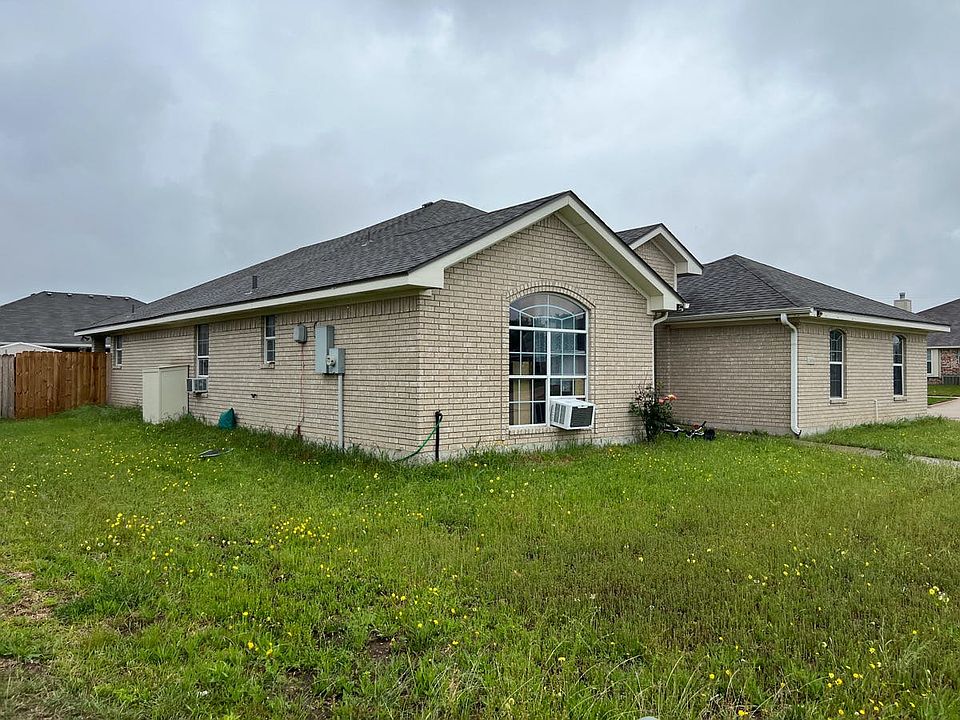 1st image of 2604 Jasmine Ln