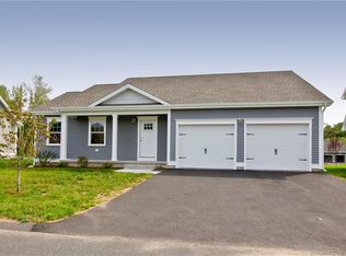 32 Old Village Cir, Windsor, CT 06095