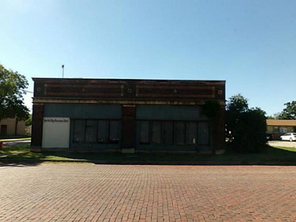 1st image of 300 N Lamar St