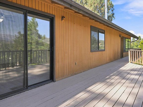 5th image of 40901 Elliott Dr