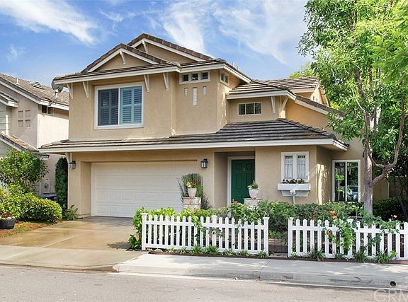 2nd image of 8 Pacific Grove Dr