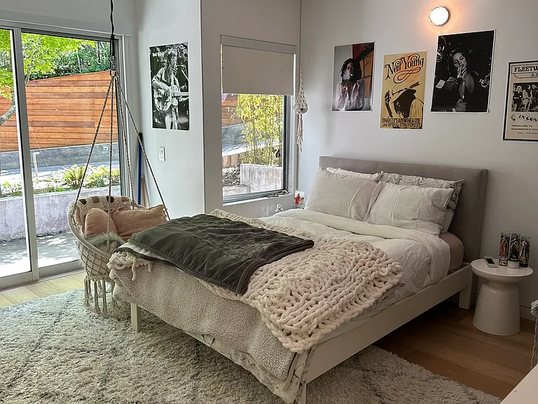 Well appointed bedroom that shares a bathroom (Janie and Jack bedroom/bathroom configuration) with other bedroom right outside both bedrooms.