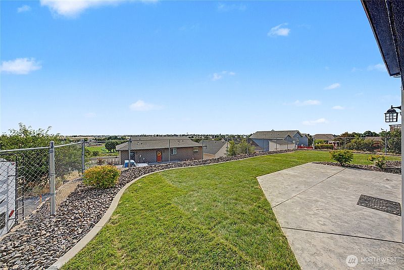 3rd image of 436 Strand Road