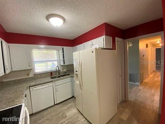 5th image of 2469 Whitehall Cir
