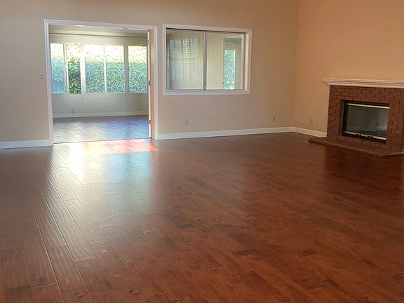3rd image of 2463 Pecan St