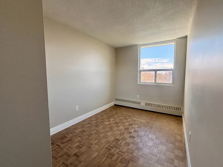 676 King St — Photo 9