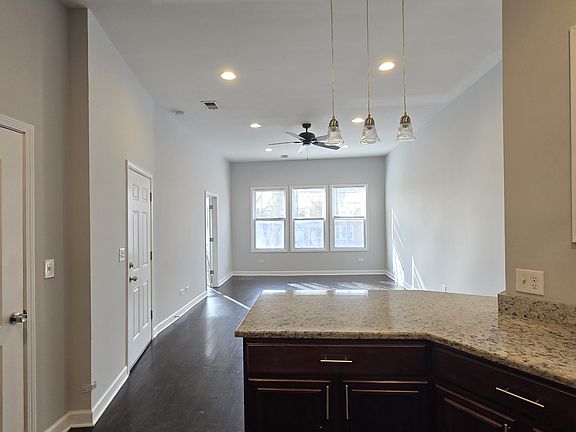 4th image of 2414 W Fullerton Ave #2