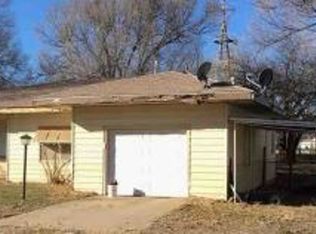 308 N 3rd St, Cleo Springs, OK 73729