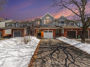 52 Blackdome Cres, Ottawa, ON K2T1A9