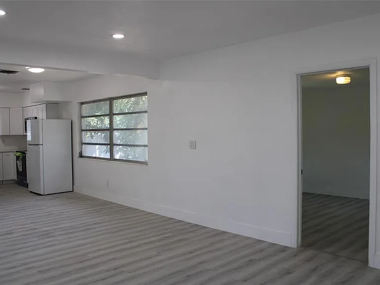 1523 S Fredrica Ave — Photo 6