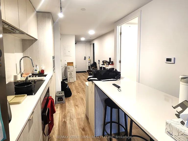 1 Jarvis St #902 — Photo 5