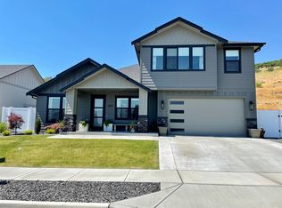 1002 Spring Mountain Dr, Wenatchee, WA 98801