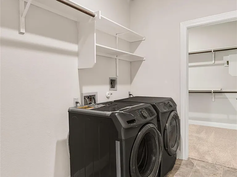 5300 Cipriano Dr — Photo 22