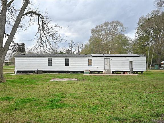 4th image of 239 Pecan St