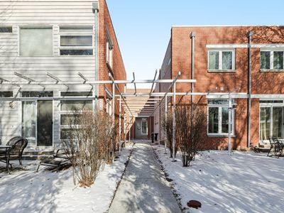 1515 Monroe St APT A, Evanston, IL, 60202