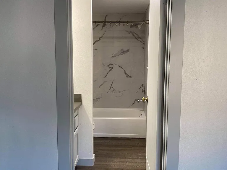 861 4th Ave N #102 — Photo 3