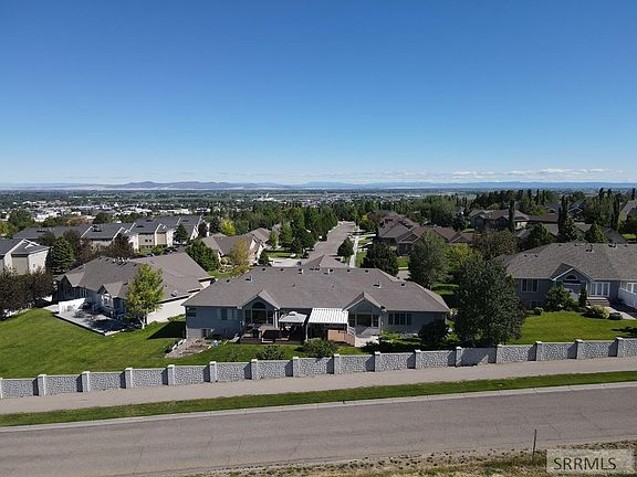 4th image of 326 Eagle Summit St