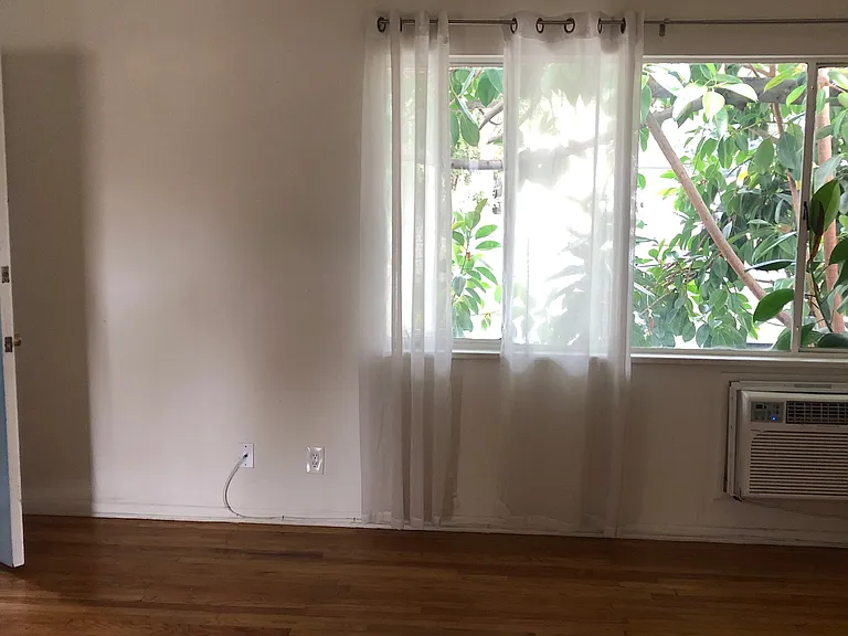1479 N Havenhurst Dr #2 — Photo 78