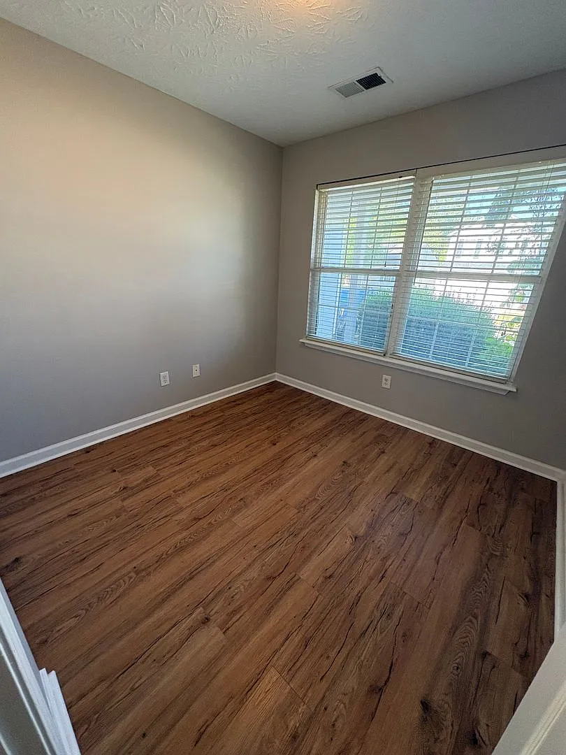 3 bed, 1089 sqft, $1,750 — Photo 3