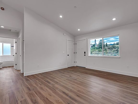 3rd image of 514 Shasta Ave