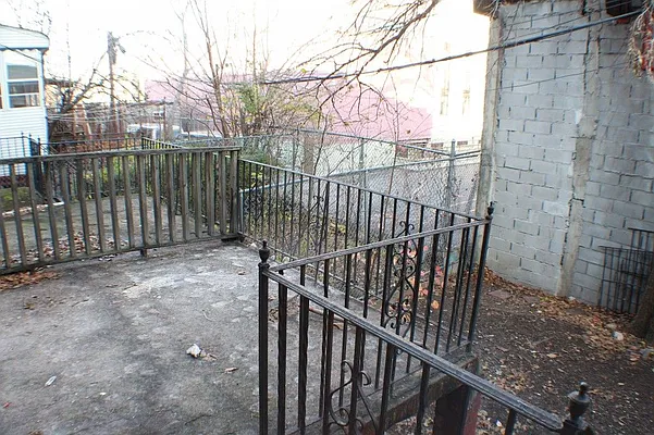 Rented by MNS | media 4