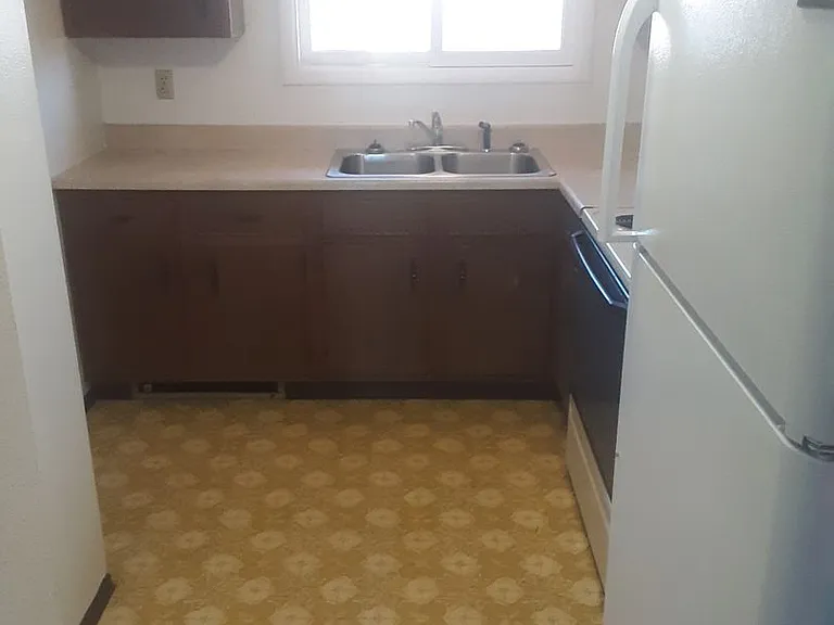 27 Cherry St — Photo 2