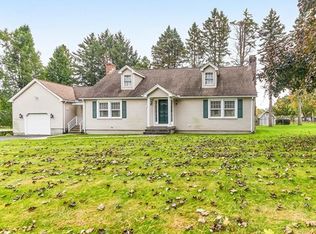 7 Carriage Ln, West Springfield, MA 01089