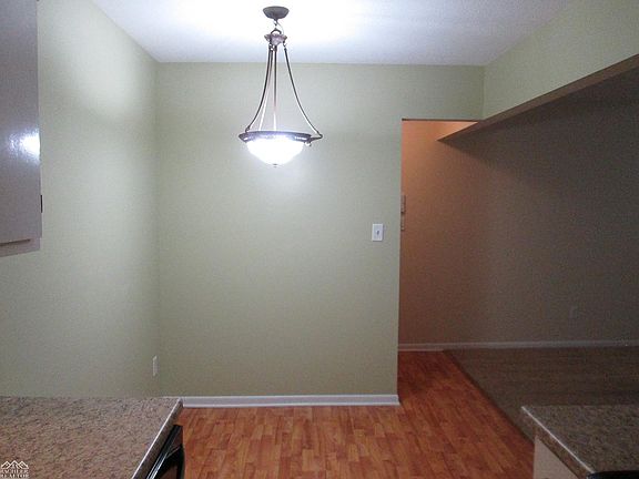 3rd image of 1637 S Riverside Ave