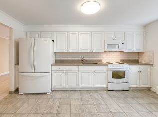 50 Bryon Rd #1, Chestnut Hill, MA 02467