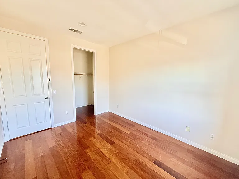 20512 Earl St — Photo 11