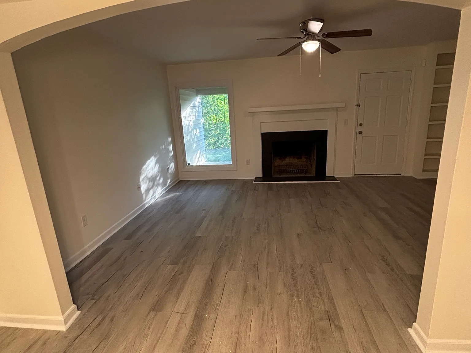 155 Lionsgate Dr — Photo 3
