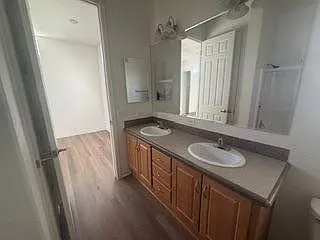 2 bed, 1.0 bath, 704 sqft, $1,299 — Photo 4