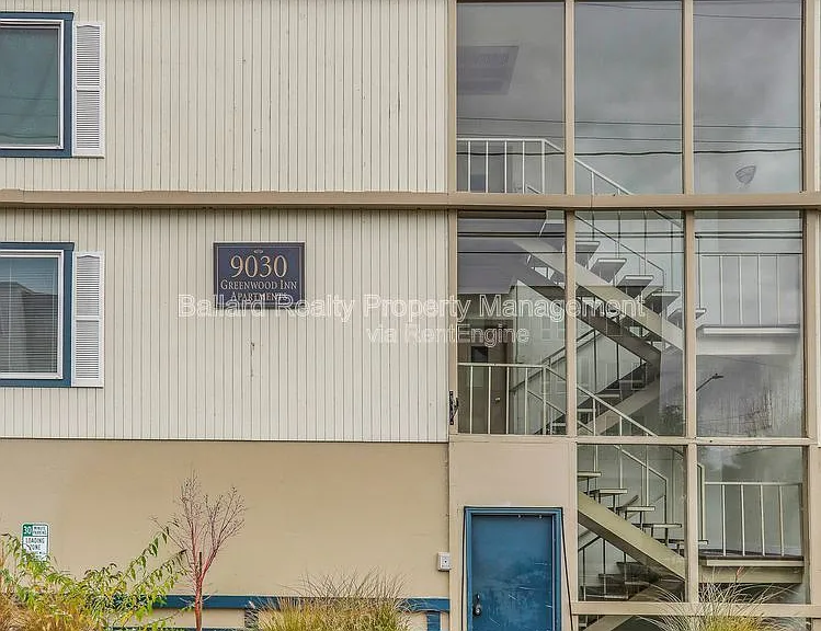9030 Greenwood Ave N #201 — Photo 2