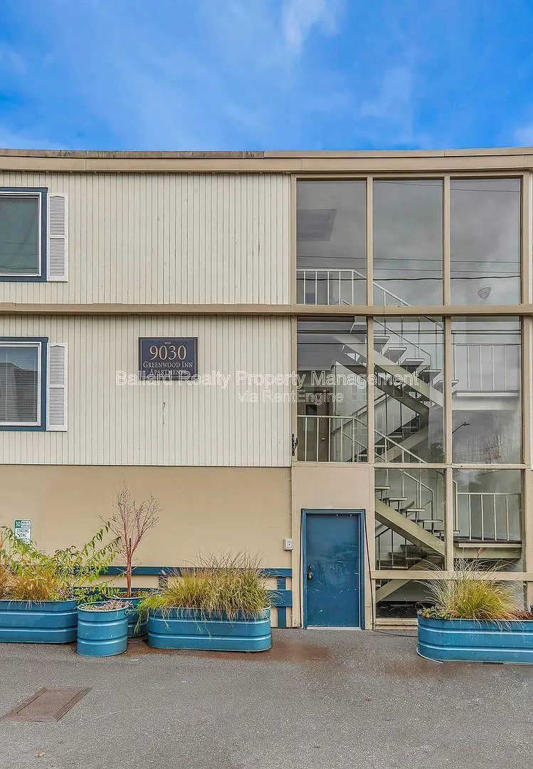 Building Photo - 9030 Greenwood Ave N #201